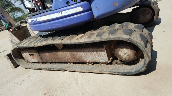 ขายรถขุด KOMATSU PC50UU-2 เครื่องยนต์ KOMATSU -4D84 , จำนวน 4 สูบ คอนโทรลน้ำมัน ปั๊มเฟือง มีลายหัวเจาะ  รถเดิมๆเก่านอก ยังไม่เคยใช้งานในเมืองไทย