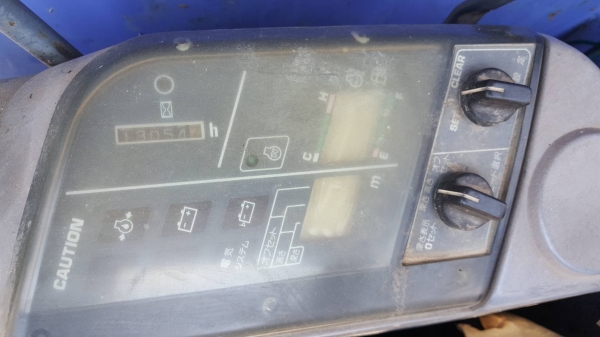 ขายรถขุด KOMATSU PC50UU-2 เครื่องยนต์ KOMATSU -4D84 , จำนวน 4 สูบ คอนโทรลน้ำมัน ปั๊มเฟือง มีลายหัวเจาะ  รถเดิมๆเก่านอก ยังไม่เคยใช้งานในเมืองไทย