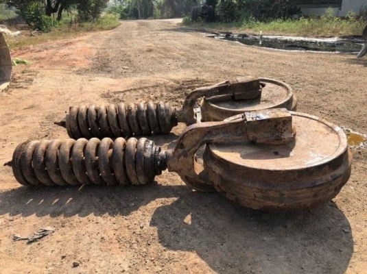 ขาย (ล้อนำ 2 ล้อติดขาจับ  ) 10,000 บาท  HITACHI EX200-3 SUPER   รถอยู่  นครปฐม โทร 0610710295  สนใจ รายการสินค้า อื่นๆ ที่ เว็ปไชค์ Truck2Hand https://www.truck2hand.com/index.php?actions=content/search&amp;member_id=136193  Facebook ส่วนตัวทัก Http://www