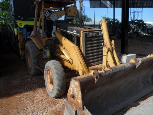 428b CAT 4X4 ตักหน้าขุดหลังขายถูก285,000บาทขับ4ล้อรตัก2.5คิวยกสูง3เมตรเกียร์ทอร์คเครื่องดีเซล4สูบปั้มแรงรถราคาถูกสนใจโทร081-989-1989หรั่งครับ