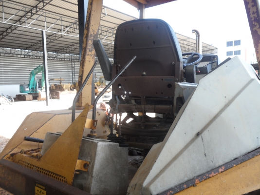 428b CAT 4X4 ตักหน้าขุดหลังขายถูก285,000บาทขับ4ล้อรตัก2.5คิวยกสูง3เมตรเกียร์ทอร์คเครื่องดีเซล4สูบปั้มแรงรถราคาถูกสนใจโทร081-989-1989หรั่งครับ