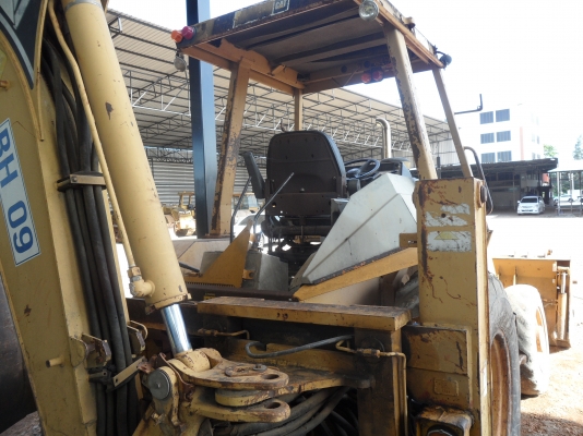 428b CAT 4X4 ตักหน้าขุดหลังขายถูก285,000บาทขับ4ล้อรตัก2.5คิวยกสูง3เมตรเกียร์ทอร์คเครื่องดีเซล4สูบปั้มแรงรถราคาถูกสนใจโทร081-989-1989หรั่งครับ