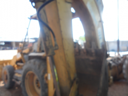 428b CAT 4X4 ตักหน้าขุดหลังขายถูก285,000บาทขับ4ล้อรตัก2.5คิวยกสูง3เมตรเกียร์ทอร์คเครื่องดีเซล4สูบปั้มแรงรถราคาถูกสนใจโทร081-989-1989หรั่งครับ