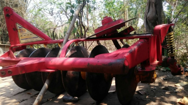 ผานพรวน6ใบ24นิ้วช่วง11สภาพสวยส่งใด้คับ ผานพรวน6ใบ24นิ้วช่วง11สภาพสวยส่งใด้คับ