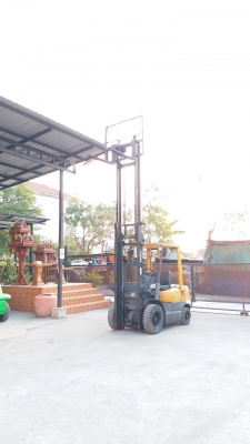 ขายรถโฟร์คลิฟท์ยี่ห้อ TCM 2.5ตัน ดีเซล เสาสูง 4 เมตร