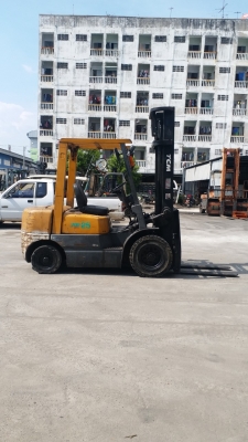 ขายรถโฟร์คลิฟท์ยี่ห้อ TCM 2.5ตัน ดีเซล เสาสูง 4 เมตร
