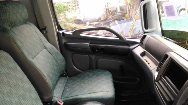 ขายหกล้อ HINO 175 แรง ปี 51 ยาว 6.50 เมตร ขายหกล้อ HINO 175 แรง ปี 51 ยาว 6.50 เมตร