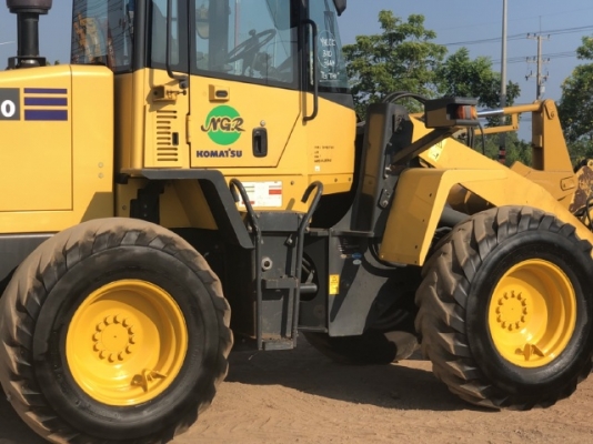ขายรถตักล้อยาง KOMATSU WA100-5 แขนยาวพิเศษ นำเข้าเองจากญี่ปุ่น สภาพสวยพร้อมใช้ มีVDOการทำงานครับ