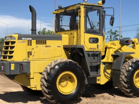 ขายรถตักล้อยาง KOMATSU WA300-3E นำเข้าเองจากญี่ปุ่น สภาพสวยพร้อมใช้ มีVDOการทำงานครับ