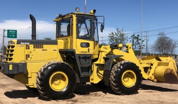 ขายรถตักล้อยาง KOMATSU WA300-3E นำเข้าเองจากญี่ปุ่น สภาพสวยพร้อมใช้ มีVDOการทำงานครับ