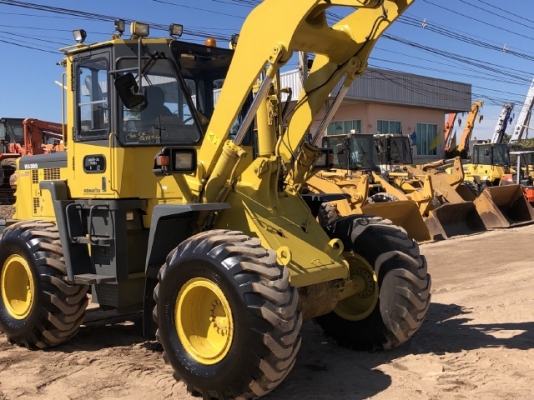 ขายรถตักล้อยาง KOMATSU WA300-3E นำเข้าเองจากญี่ปุ่น สภาพสวยพร้อมใช้ มีVDOการทำงานครับ