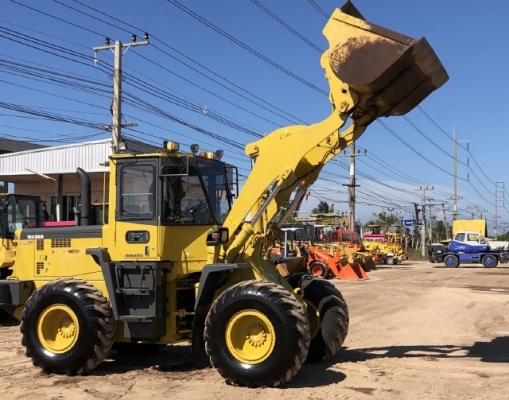 ขายรถตักล้อยาง KOMATSU WA300-3E นำเข้าเองจากญี่ปุ่น สภาพสวยพร้อมใช้ มีVDOการทำงานครับ