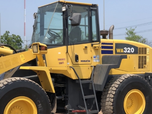 ขายรถตักล้อยาง KOMATSU WA320-5 นำเข้าเองจากญี่ปุ่น สภาพสวยพร้อมใช้ มีVDOการทำงานครับ
