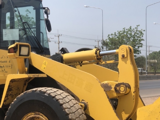ขายรถตักล้อยาง KOMATSU WA320-5 นำเข้าเองจากญี่ปุ่น สภาพสวยพร้อมใช้ มีVDOการทำงานครับ