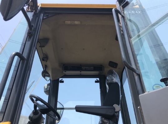 ขายรถตักล้อยาง KOMATSU WA320-5 นำเข้าเองจากญี่ปุ่น สภาพสวยพร้อมใช้ มีVDOการทำงานครับ