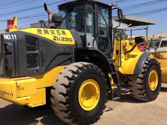 ขายรถตักล้อยาง HITACHI ZW220-5B ปี 2014 นำเข้าเองจากญี่ปุ่น สภาพสวยพร้อมใช้ มีVDOการทำงานครับ ขายรถตักล้อยาง HITACHI ZW220-5B ปี 2014 นำเข้าเองจากญี่ปุ่น สภาพสวยพร้อมใช้ มีVDOการทำงานครับ