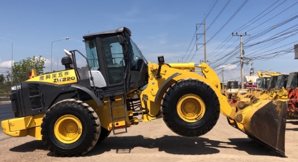 ขายรถตักล้อยาง HITACHI ZW220-5B ปี 2014 นำเข้าเองจากญี่ปุ่น สภาพสวยพร้อมใช้ มีVDOการทำงานครับ ขายรถตักล้อยาง HITACHI ZW220-5B ปี 2014 นำเข้าเองจากญี่ปุ่น สภาพสวยพร้อมใช้ มีVDOการทำงานครับ