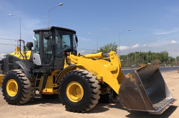 ขายรถตักล้อยาง HITACHI ZW220-5B ปี 2014 นำเข้าเองจากญี่ปุ่น สภาพสวยพร้อมใช้ มีVDOการทำงานครับ ขายรถตักล้อยาง HITACHI ZW220-5B ปี 2014 นำเข้าเองจากญี่ปุ่น สภาพสวยพร้อมใช้ มีVDOการทำงานครับ