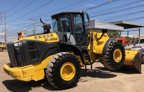 ขายรถตักล้อยาง HITACHI ZW220-5B ปี 2014 นำเข้าเองจากญี่ปุ่น สภาพสวยพร้อมใช้ มีVDOการทำงานครับ ขายรถตักล้อยาง HITACHI ZW220-5B ปี 2014 นำเข้าเองจากญี่ปุ่น สภาพสวยพร้อมใช้ มีVDOการทำงานครับ
