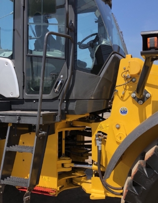 ขายรถตักล้อยาง HITACHI ZW220-5B ปี 2014 นำเข้าเองจากญี่ปุ่น สภาพสวยพร้อมใช้ มีVDOการทำงานครับ ขายรถตักล้อยาง HITACHI ZW220-5B ปี 2014 นำเข้าเองจากญี่ปุ่น สภาพสวยพร้อมใช้ มีVDOการทำงานครับ