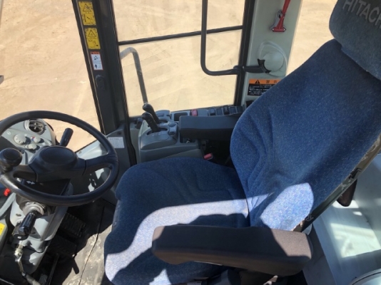 ขายรถตักล้อยาง HITACHI ZW220-5B ปี 2014 นำเข้าเองจากญี่ปุ่น สภาพสวยพร้อมใช้ มีVDOการทำงานครับ ขายรถตักล้อยาง HITACHI ZW220-5B ปี 2014 นำเข้าเองจากญี่ปุ่น สภาพสวยพร้อมใช้ มีVDOการทำงานครับ