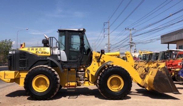 ขายรถตักล้อยาง HITACHI ZW220-5B ปี 2014 นำเข้าเองจากญี่ปุ่น สภาพสวยพร้อมใช้ มีVDOการทำงานครับ ขายรถตักล้อยาง HITACHI ZW220-5B ปี 2014 นำเข้าเองจากญี่ปุ่น สภาพสวยพร้อมใช้ มีVDOการทำงานครับ