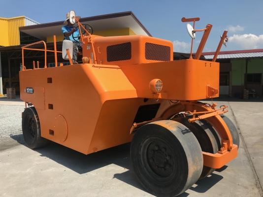 ขายรถบดล้อยางWATANABEรุ่นWP15WEรถนอกนำเข้าไม่เคยใช้งานในไทยสภาพดีมากๆขายถูกๆสนใจติดต่อ0818302909จิรโรจน Line:jiraroj2909