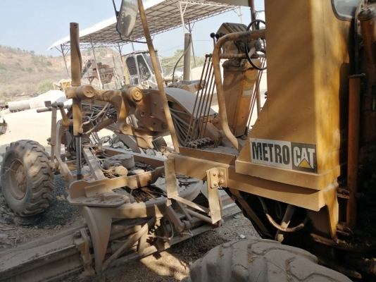 ขายรถเกรดCAT 5MD สภาพพร้อมไช้ ขายรถเกรดCAT 5MD สภาพพร้อมไช้