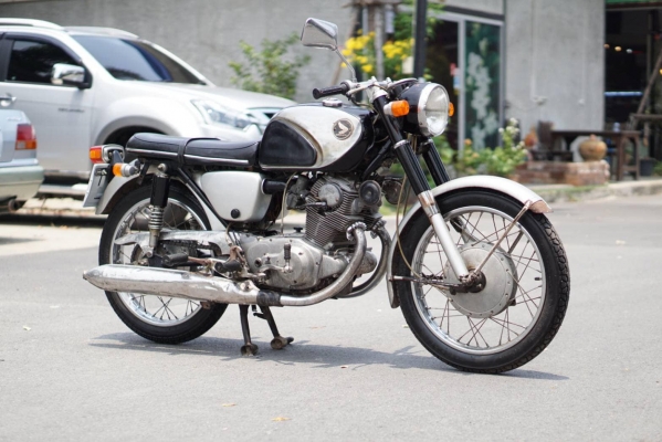 ร้าน วุฒิ นนบุรี ขาย HONDA CB72 รถสภาพสวยเดิมๆเครื่องยนต์ดีพร้อมใช้ทะเบียนโอน