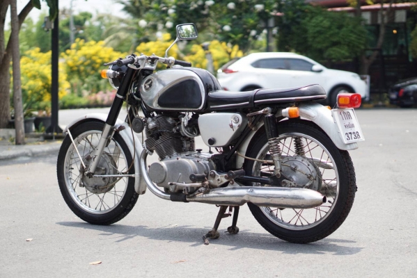 ร้าน วุฒิ นนบุรี ขาย HONDA CB72 รถสภาพสวยเดิมๆเครื่องยนต์ดีพร้อมใช้ทะเบียนโอน