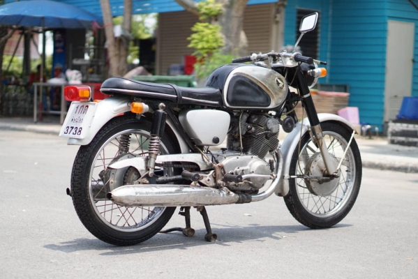 ร้าน วุฒิ นนบุรี ขาย HONDA CB72 รถสภาพสวยเดิมๆเครื่องยนต์ดีพร้อมใช้ทะเบียนโอน