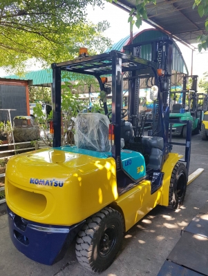 Komatsu FD30-12  ขนาด 3ตัน เสา4เมตร เกียร์ธรรมดา เครื่องยนต์ดีเซล4JG2 ฮิ้งโฟร์ค ราคาต่อรองได้ 0816161541