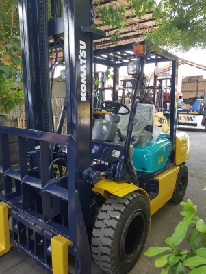 Komatsu FD30-12  ขนาด 3ตัน เสา4เมตร เกียร์ธรรมดา เครื่องยนต์ดีเซล4JG2 ฮิ้งโฟร์ค ราคาต่อรองได้ 0816161541