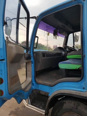 ขาย 535,000 บาท HINO FC4J 140 แรง ยาว 5.5 เมตร มือเดียวป้ายแดง รถโดยสาร ปี 40 เครื่อง JO5C-140 แรง หัวบาง ยางดี คัสชีสวย เอกสารเล่มทะเบียน  รถอยู่  ราชบุรี โทร 0610710295  สนใจ รายการสินค้า อื่นๆ ที่ เว็ปไชค์ Truck2Hand https://www.truck2hand.com/index.ph