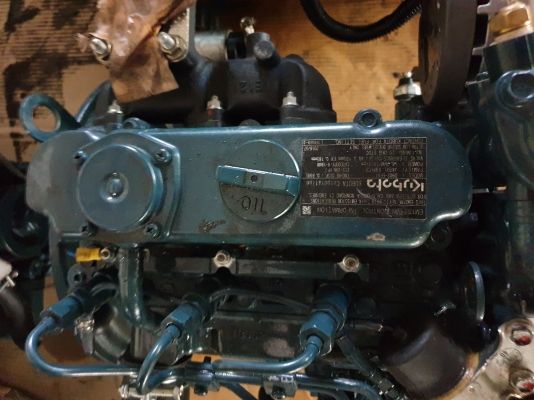 เครื่องยนต์ดีเซลรุ่นใหม่ล่าสุด kubota 3สูบ d 903 20แรงม้า สภาพสวย ชม.งานน้อยมาก อะไหล่ตรงรุ่นกับเครื่องบ้านเรา นำเข้าจากญี่ปุ่น ติดง่าย เครื่องแน่น ประหยัดน้ำมัน ไม่เคยใช้งานในไทย สนใจติดต่อ 0817502357 จัดส่งสินค้าได้ทั่วประเทศ