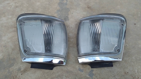 ไฟมุม toyota surf ln-130 japan ใส่ไมตี้ 96  คู่ละ1000 บาท