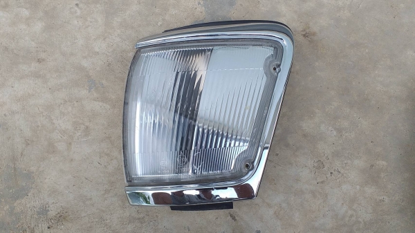 ไฟมุม toyota surf ln-130 japan ใส่ไมตี้ 96  คู่ละ1000 บาท