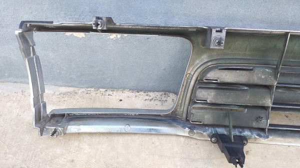 กระจังหน้าไฟตาเต็ม toyota surf ln-130 japan สภาพดี ขาไม่หัก ใส่ไมตี้ 1500 บาท