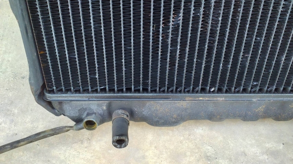 หม้อน้ำ toyota surf ln-130 japan สภาพดีไม่รั่ว 2000บาท