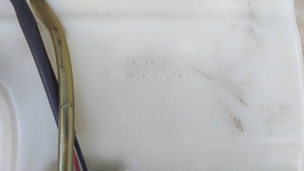 กระป๋องฉีดน้ำกระจก toyota surf ln-130 japan มอเตอร์2ตัว สภาพดีใช้งานได้ปกติ ใส่ไมตี้ 1000 บาท