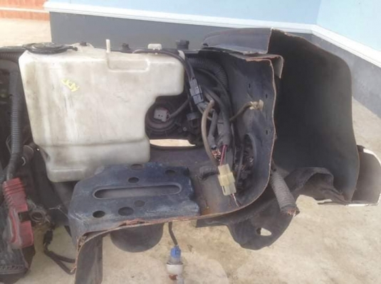 กระป๋องฉีดน้ำกระจก toyota surf ln-130 japan มอเตอร์2ตัว สภาพดีใช้งานได้ปกติ ใส่ไมตี้ 1000 บาท