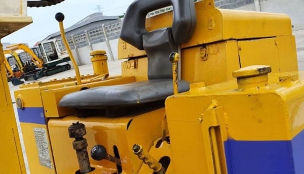 HL703 รถตักล้อยาง. ยี่ห้อ : MITSUI. เครื่องยนต์ : 2AB1- เลขคัทซี :.รถตักมิสซูเอวอ่อนขับ4ล้อ @195,000บาท เครื่องดีเซลรถนอกนำเข้าขนาดเล็ก ตัก0.8คิว ยกสูง2.8เมตร เหมะกับร้านวัสดุก่อสร้างรถเพื่งนำเข้ายังไม่เคยใช้ในไทยเลย การันตีใช้ดีจริงๆ เอกสารอินวอยใบนำเข HL703 รถตักล้อยาง. ยี่ห้อ : MITSUI. เครื่องยนต์ : 2AB1- เลขคัทซี :.รถตักมิสซูเอวอ่อนขับ4ล้อ @195,000บาท เครื่องดีเซลรถนอกนำเข้าขนาดเล็ก ตัก0.8คิว ยกสูง2.8เมตร เหมะกับร้านวัสดุก่อสร้างรถเพื่งนำเข้ายังไม่เคยใช้ในไทยเลย การันตีใช้ดีจริงๆ เอกสารอินวอยใบนำเข