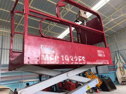 รถกระเช้าmecสภาพดีเก่าญี่ปุ่นยกสูงได้ 5.7 เมตร รถกระเช้าmecสภาพดีเก่าญี่ปุ่นยกสูงได้ 5.7 เมตร