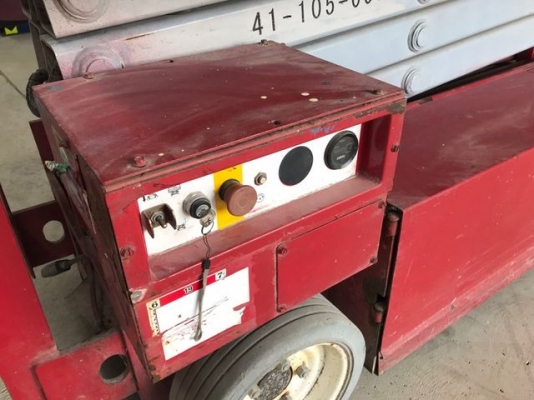 รถกระเช้าmecสภาพดีเก่าญี่ปุ่นยกสูงได้ 5.7 เมตร รถกระเช้าmecสภาพดีเก่าญี่ปุ่นยกสูงได้ 5.7 เมตร