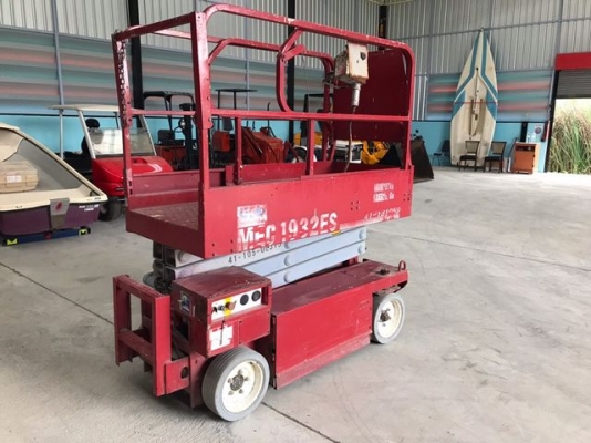 รถกระเช้าmecสภาพดีเก่าญี่ปุ่นยกสูงได้ 5.7 เมตร รถกระเช้าmecสภาพดีเก่าญี่ปุ่นยกสูงได้ 5.7 เมตร