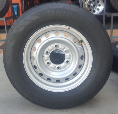 ล้อกะทะขอบ15 6รู139 ยางBRIDGESTONE  4 ล้อ