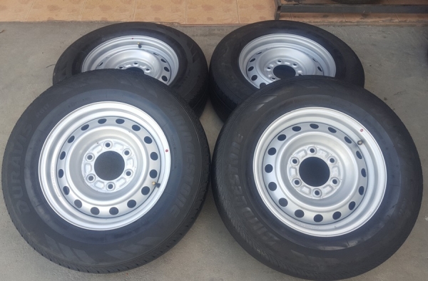 ล้อกะทะขอบ15 6รู139 ยางBRIDGESTONE  4 ล้อ