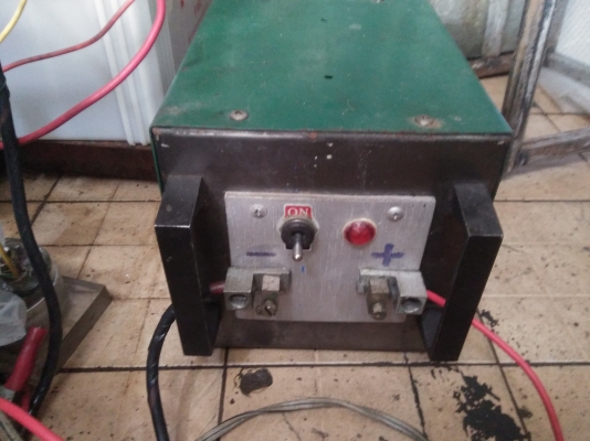 ขายหม้อแปลงไฟออก12โวลชาทร์แบบตลี่ขนาด120แอมได้