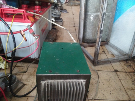 ขายหม้อแปลงไฟออก12โวลชาทร์แบบตลี่ขนาด120แอมได้