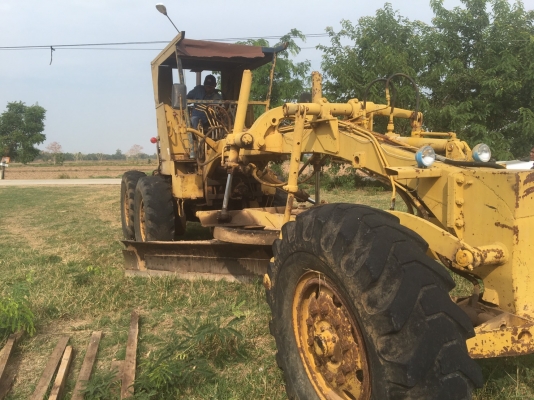 ขายถูกรถเกรด KOMATSU GD376H